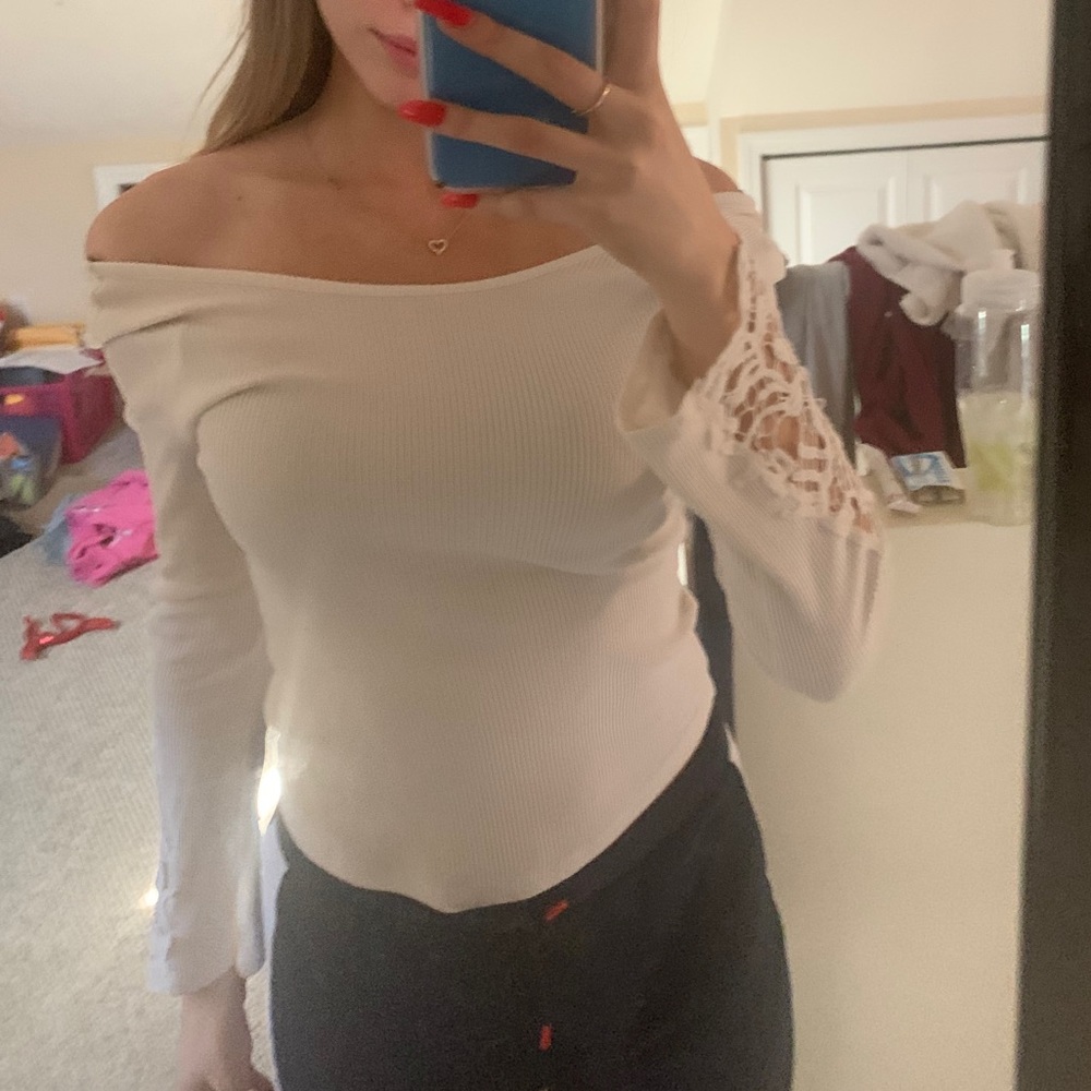 WHITE OFF THE SHOULDER